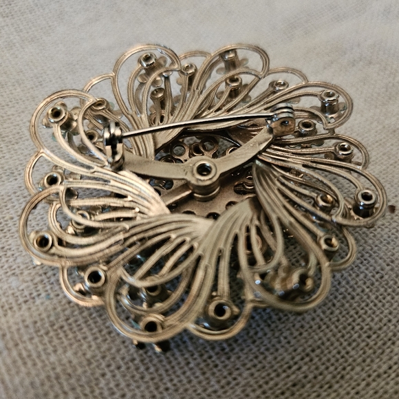 Vintage Embellished Gold & Turquoise Motion Flower Brooch | Size OS - Picture 5 of 9